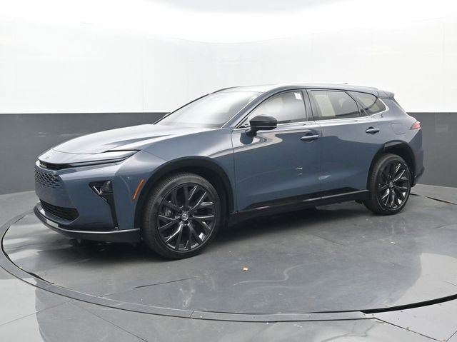 Used 2025 Toyota Crown Signia w/ Advanced Technology Package image 23