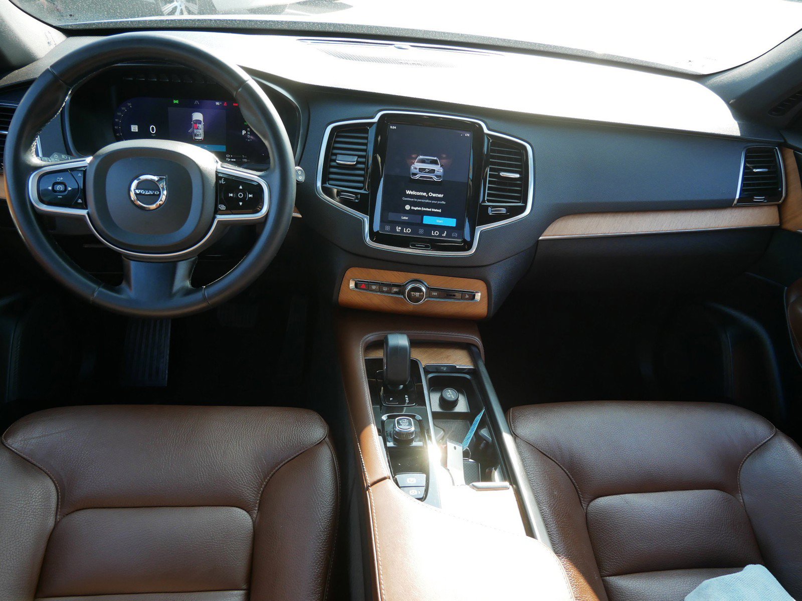 Used 2023 Volvo XC90 T8 Plus AWD/4WD image 13