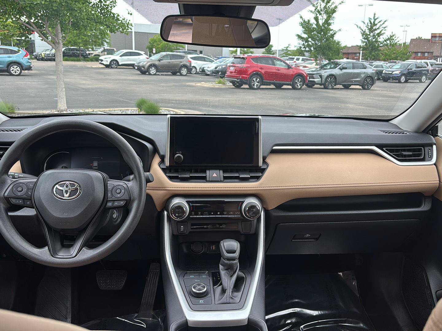 Used 2025 Toyota RAV4 LE AWD/4WD image 24