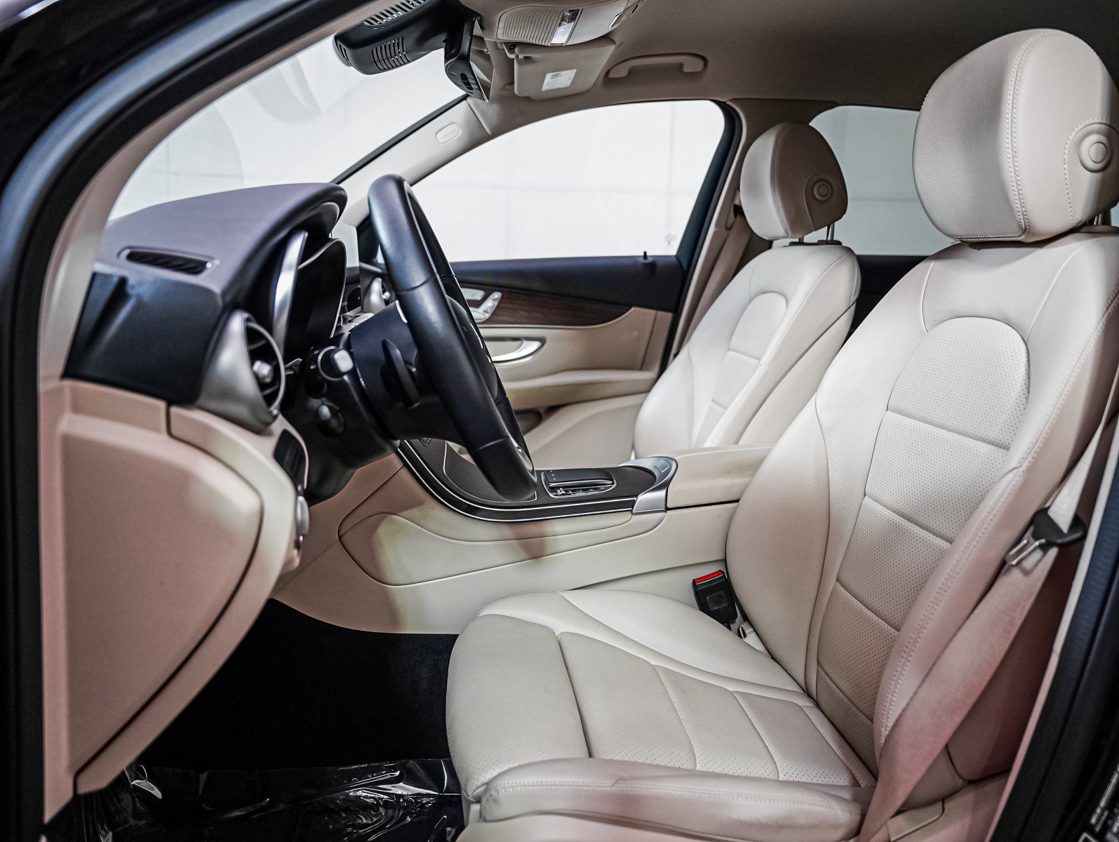 Certified 2022 Mercedes-Benz GLC 300 image 11