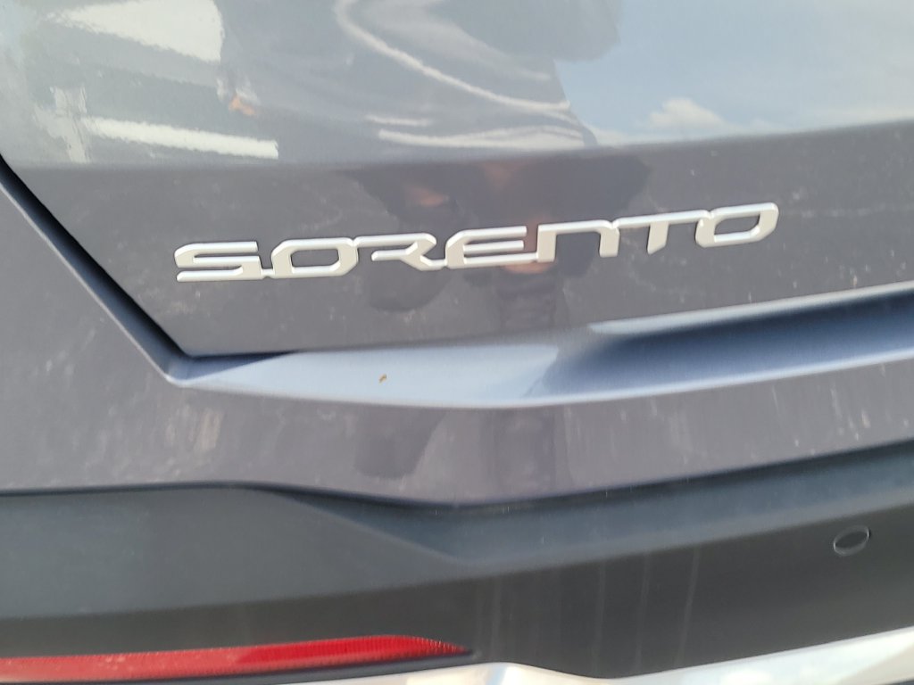 Used 2025 Kia Sorento S FWD image 6