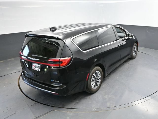 Used 2024 Chrysler Pacifica Limited FWD image 40