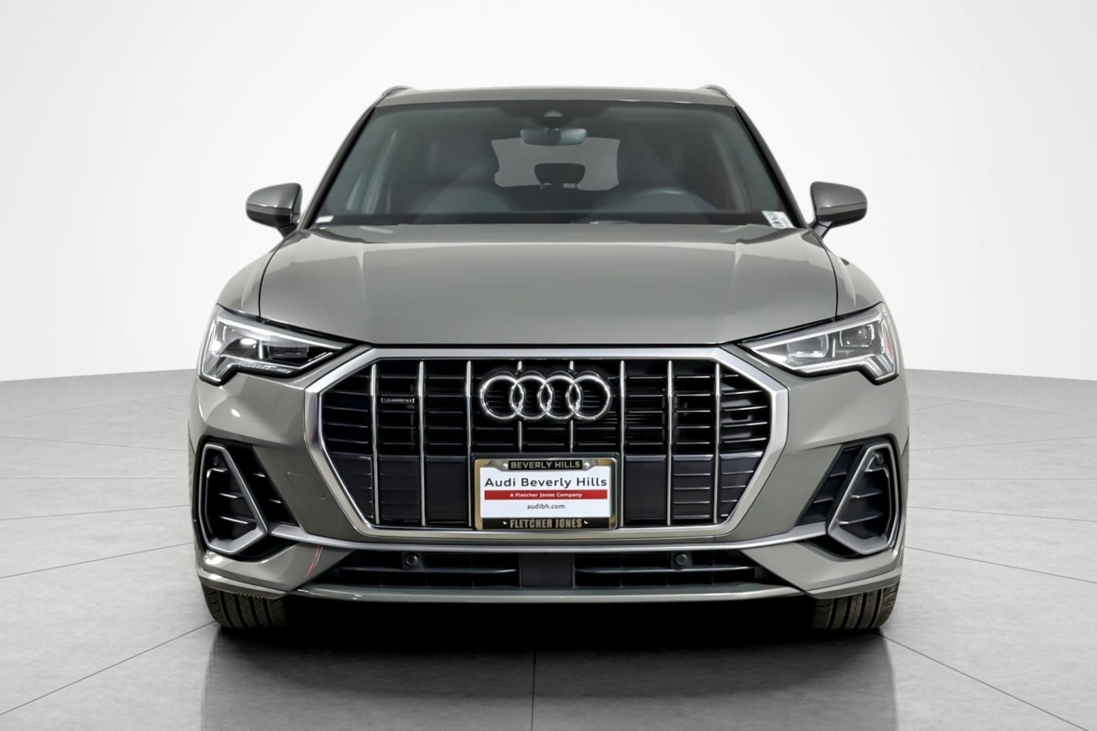 Used 2023 Audi Q3 2.0T Premium w/ Convenience Package image 8
