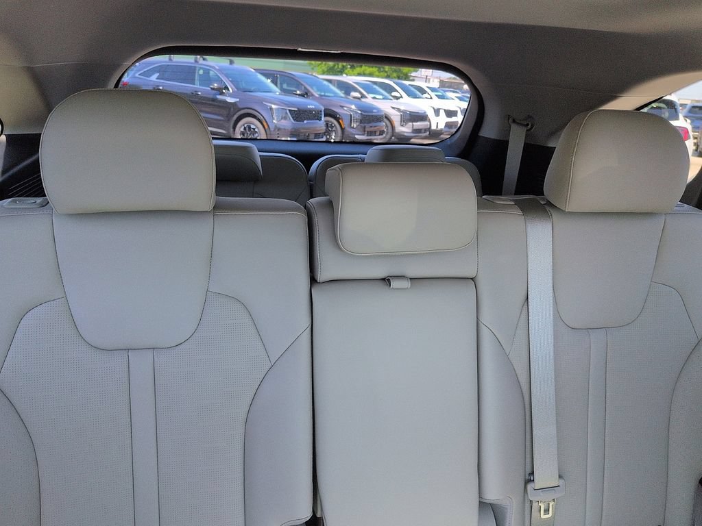 New 2026 Kia Sorento S FWD image 8