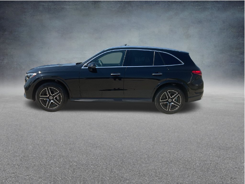 Used 2025 Mercedes-Benz GLC 300 image 4