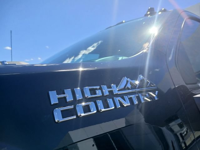 Used 2025 Chevrolet Silverado 2500 High Country w/ Technology Package AWD/4WD image 10
