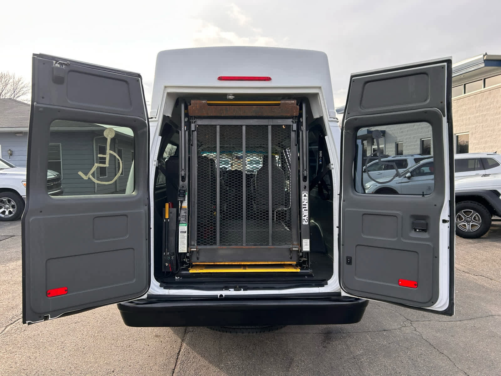 Used 2012 Ford E-250 and Econoline 250 Extended w/ PWR Group RWD image 19