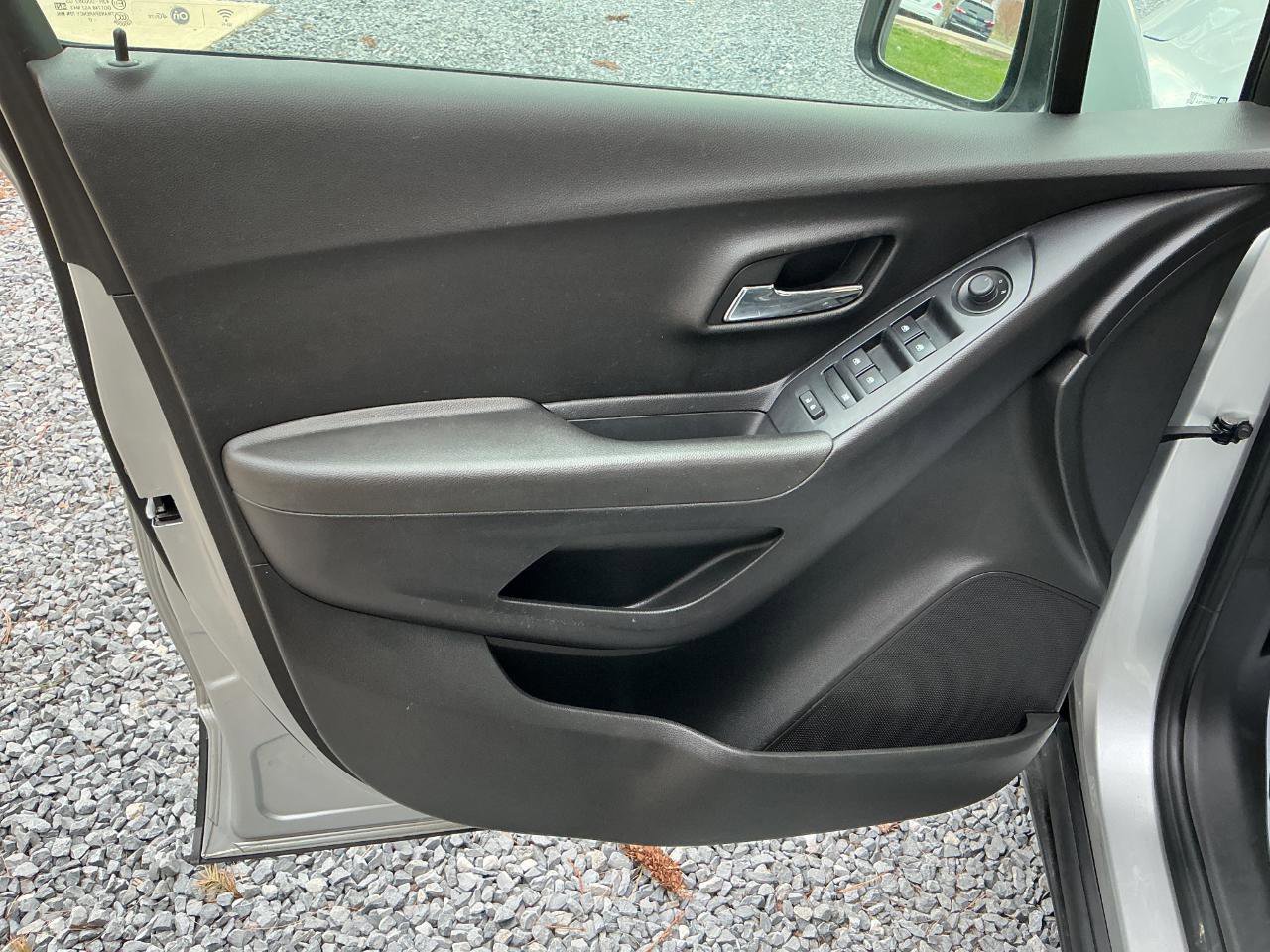 Used 2018 Chevrolet Trax LS image 9