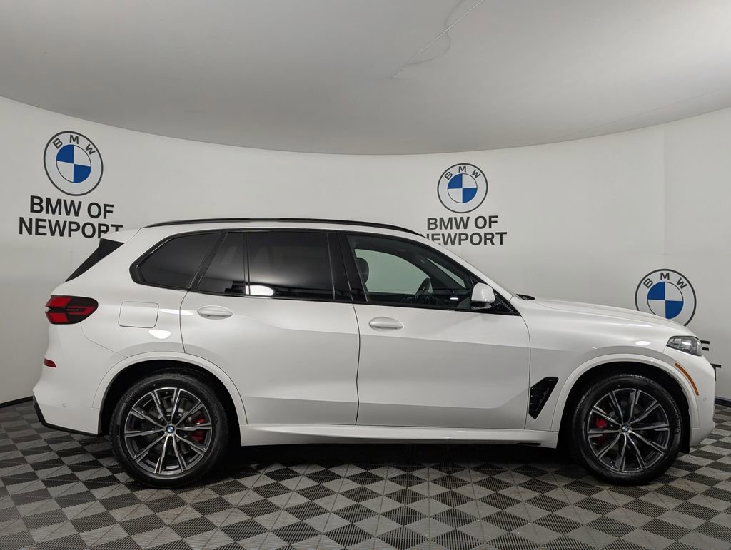 New 2026 BMW X5 xDrive50e w/ M Sport Package AWD/4WD image 5