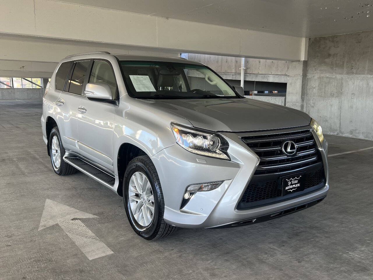 Used 2018 Lexus GX 460 Premium w/ Premium Package AWD/4WD image 9