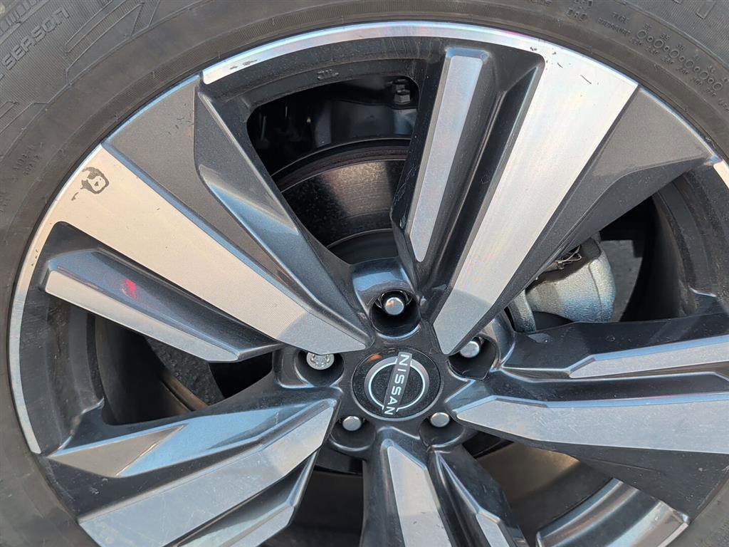 Used 2023 Nissan Rogue SL w/ SL Premium Package image 9