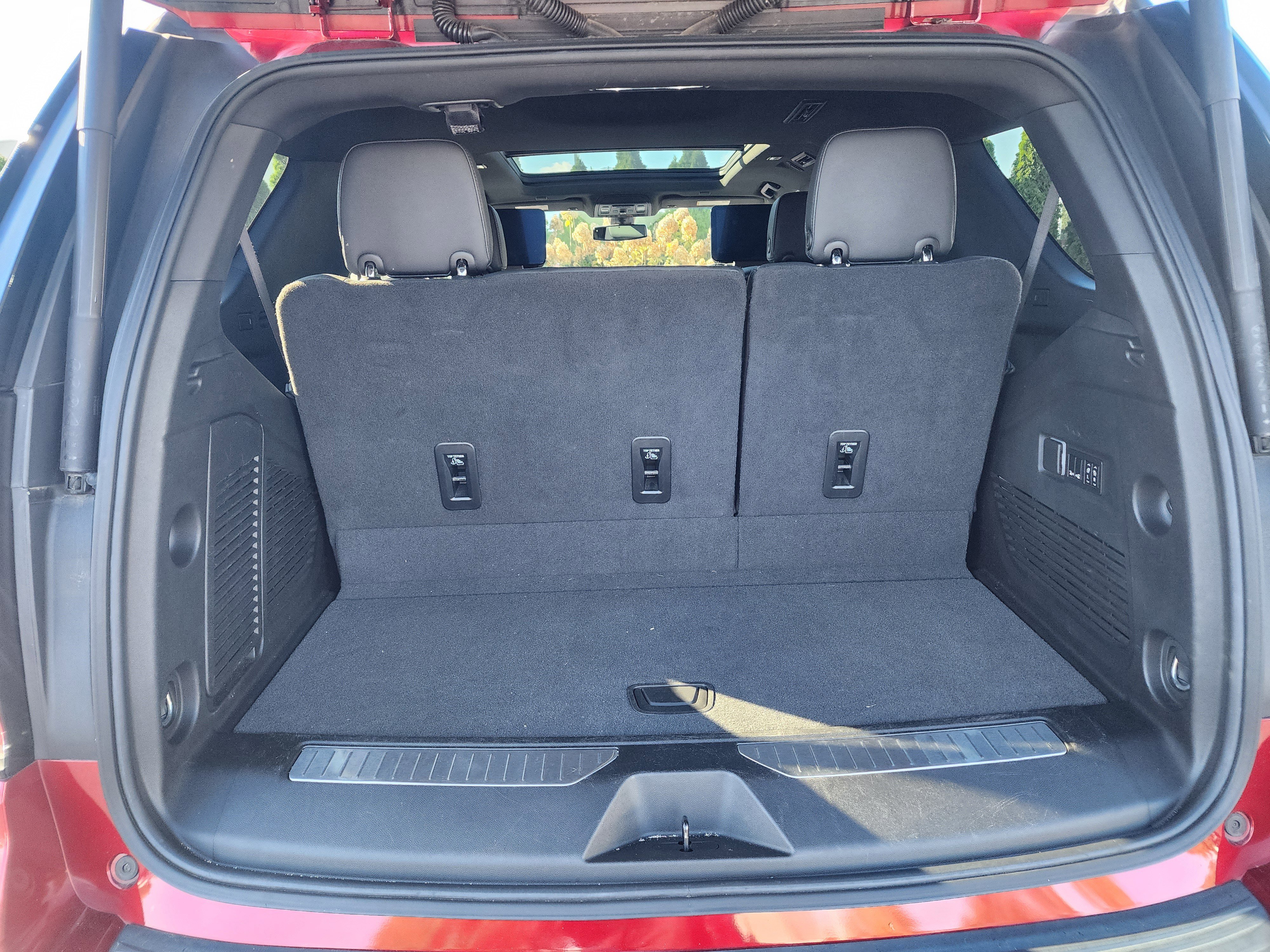 Used 2022 Chevrolet Tahoe Z71 w/ Z71 Off-Road Package image 12