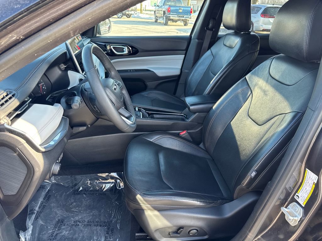 Used 2023 Jeep Compass Limited image 11