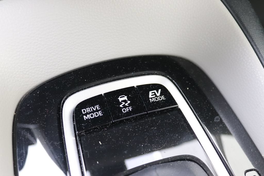 Used 2025 Toyota Corolla LE FWD image 19