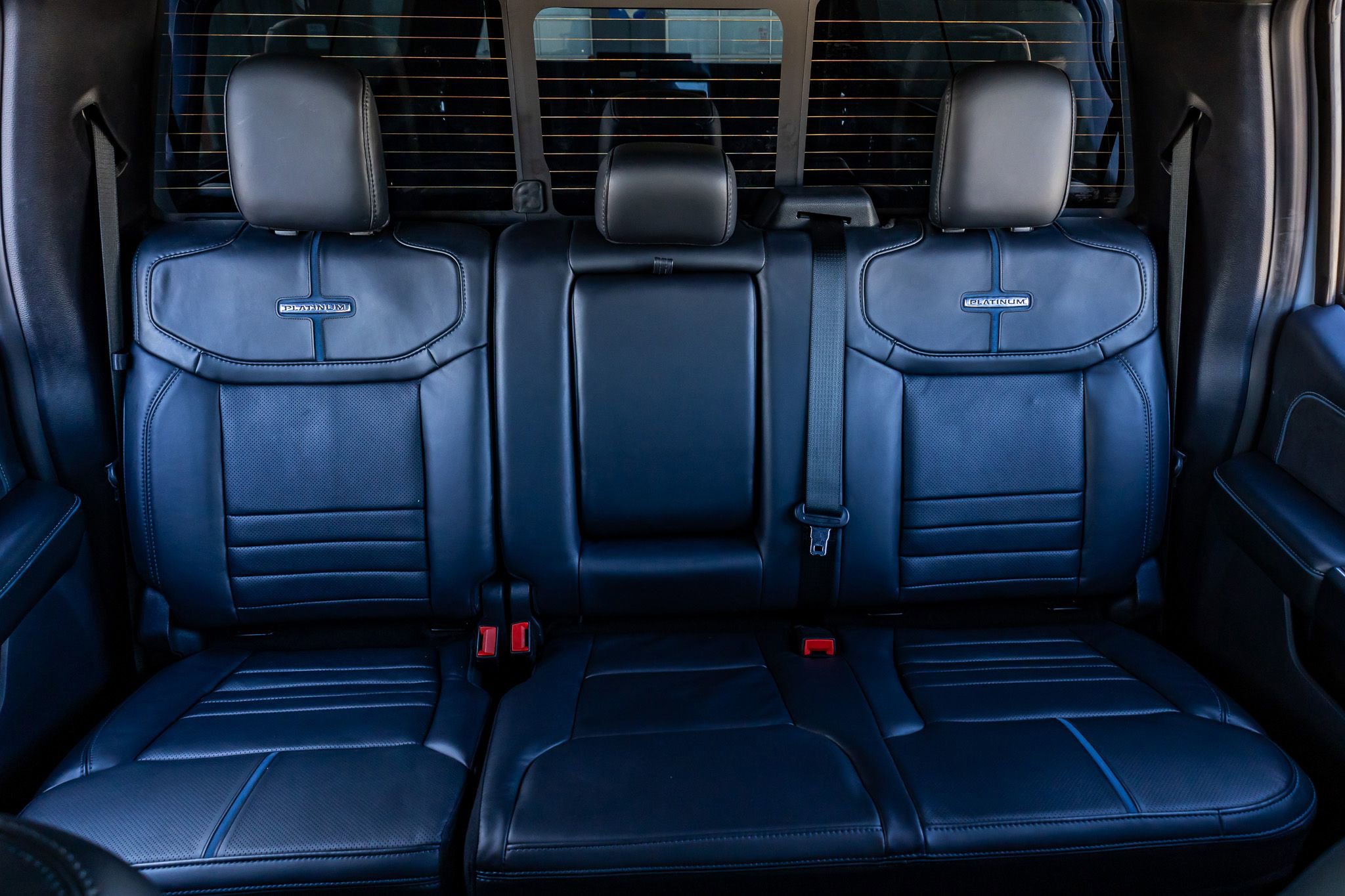 Used 2025 Ford F450 Platinum w/ FX4 Off-Road Package image 33