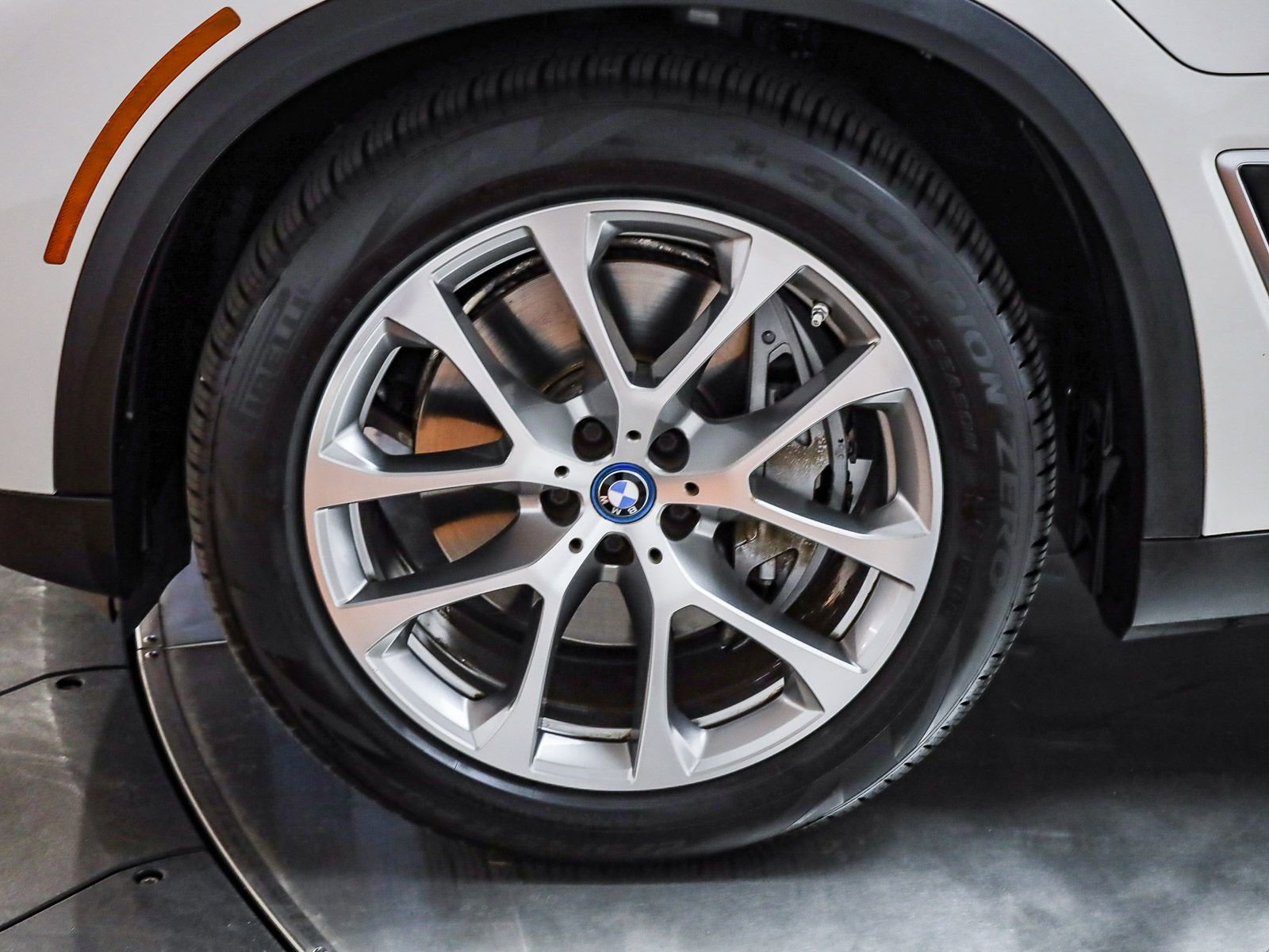 Used 2023 BMW X5 xDrive45e w/ Climate Comfort Package AWD/4WD image 10