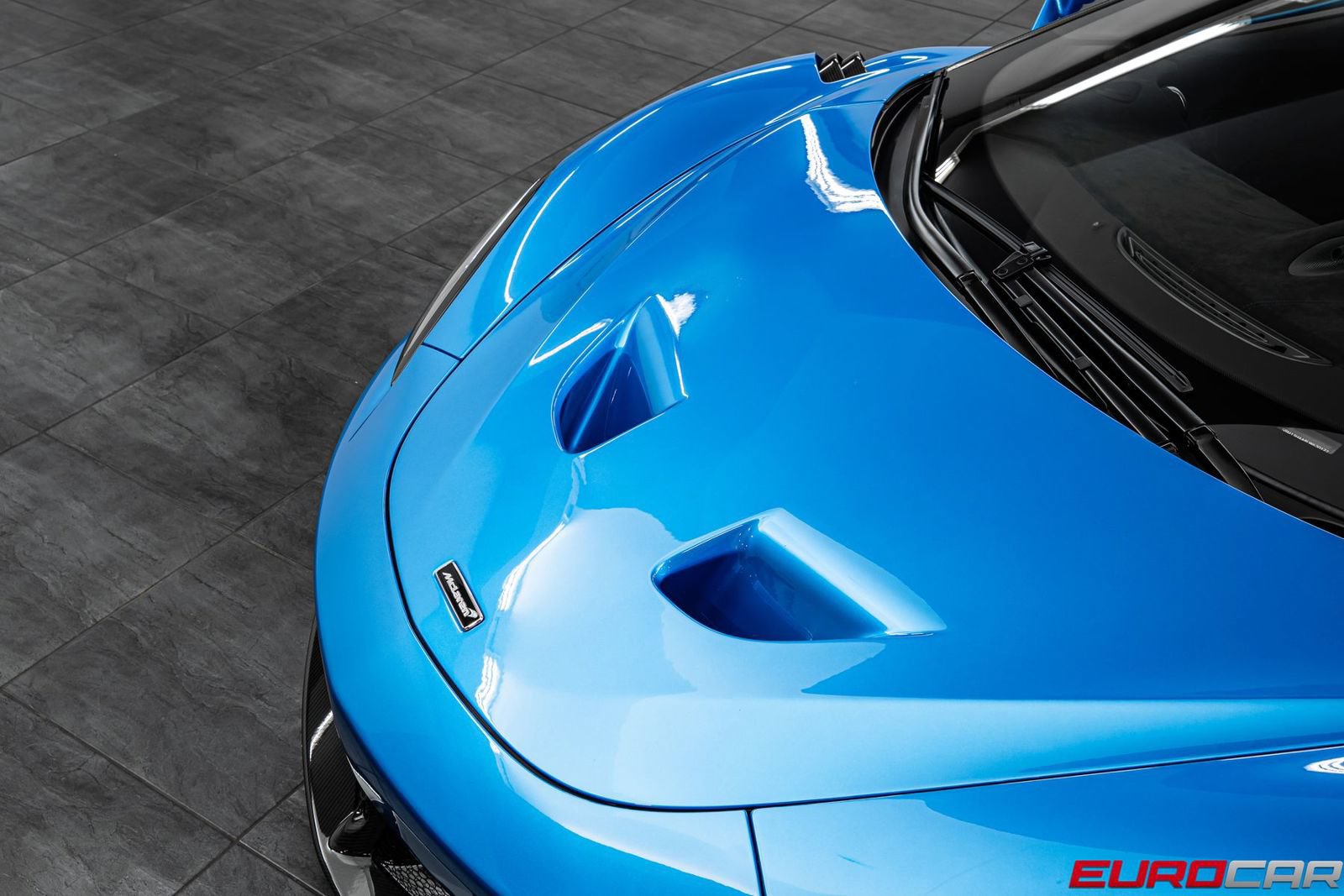 Used 2020 McLaren 620R RWD image 10
