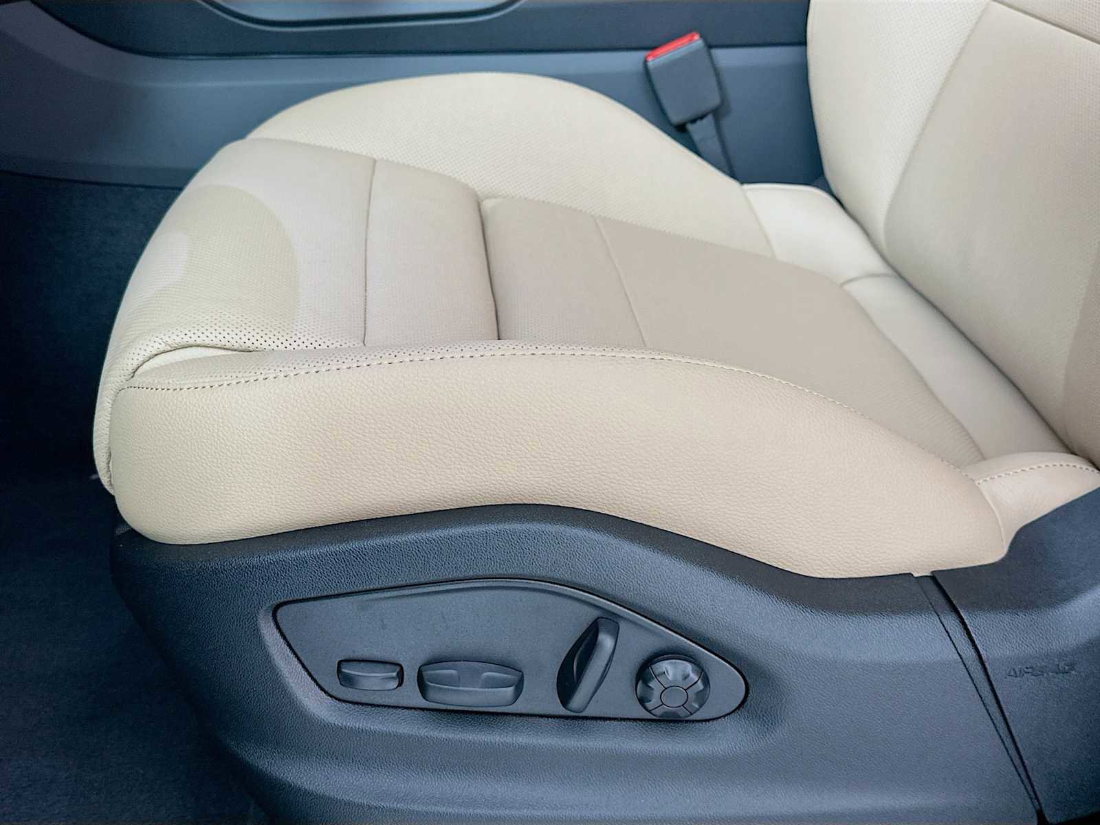 New 2026 Porsche Cayenne image 12