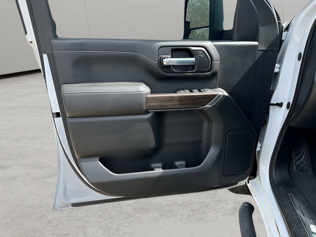 Used 2021 Chevrolet Silverado 2500 LT w/ Z71 Off-Road Package image 9