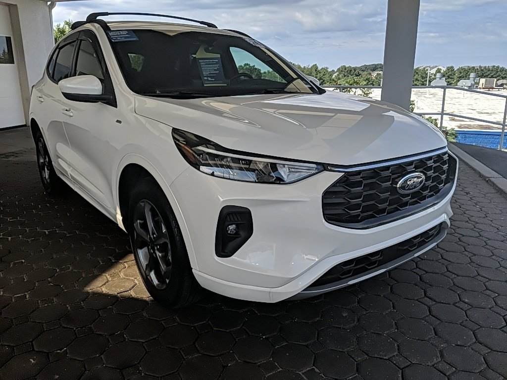 Used 2024 Ford Escape ST-Line Select w/ Tech Pack #1 image 3