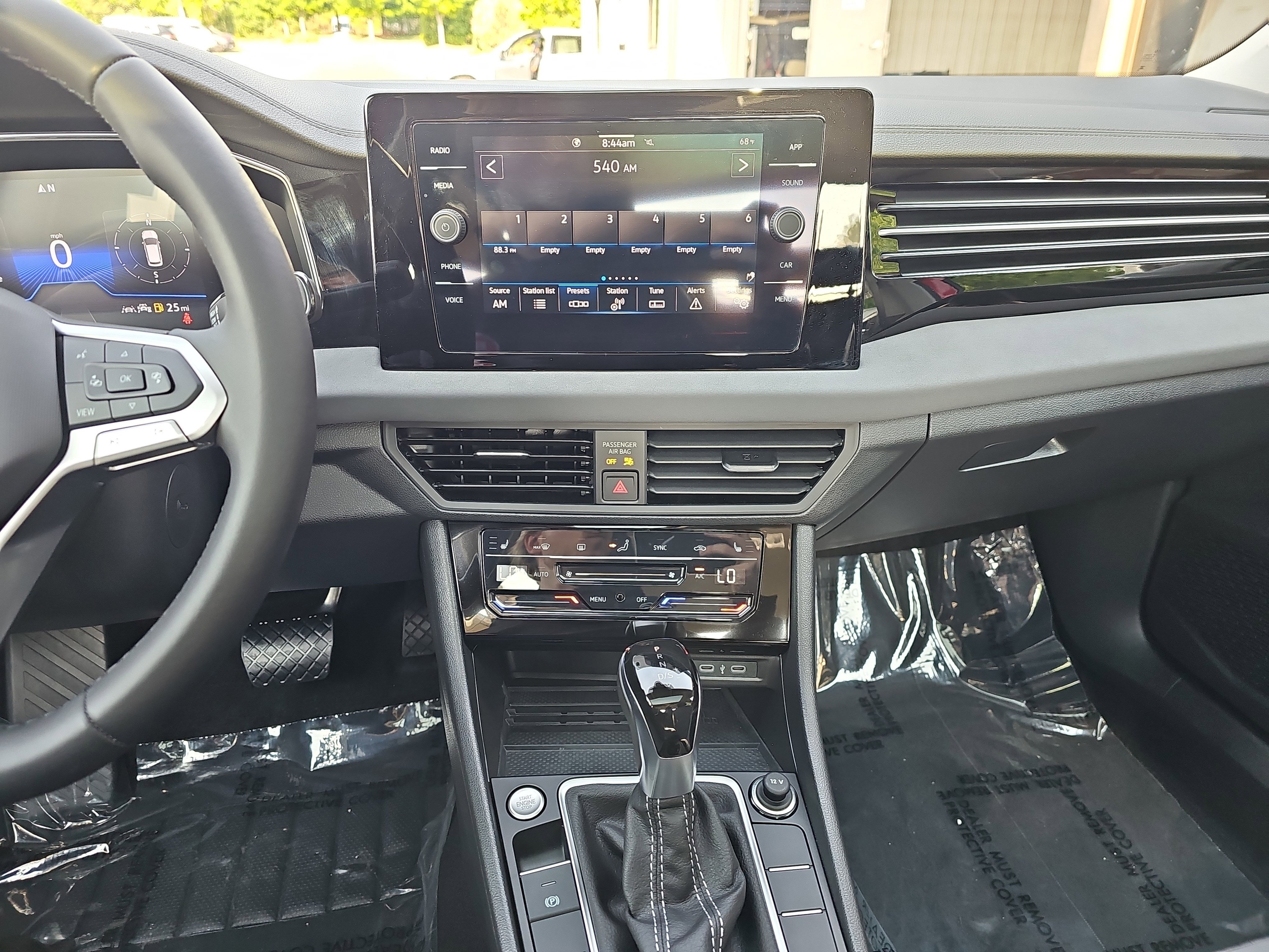 Used 2025 Volkswagen Jetta SE w/ Sunroof Package FWD image 21