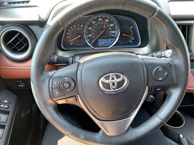 Used 2015 Toyota RAV4 Limited image 19