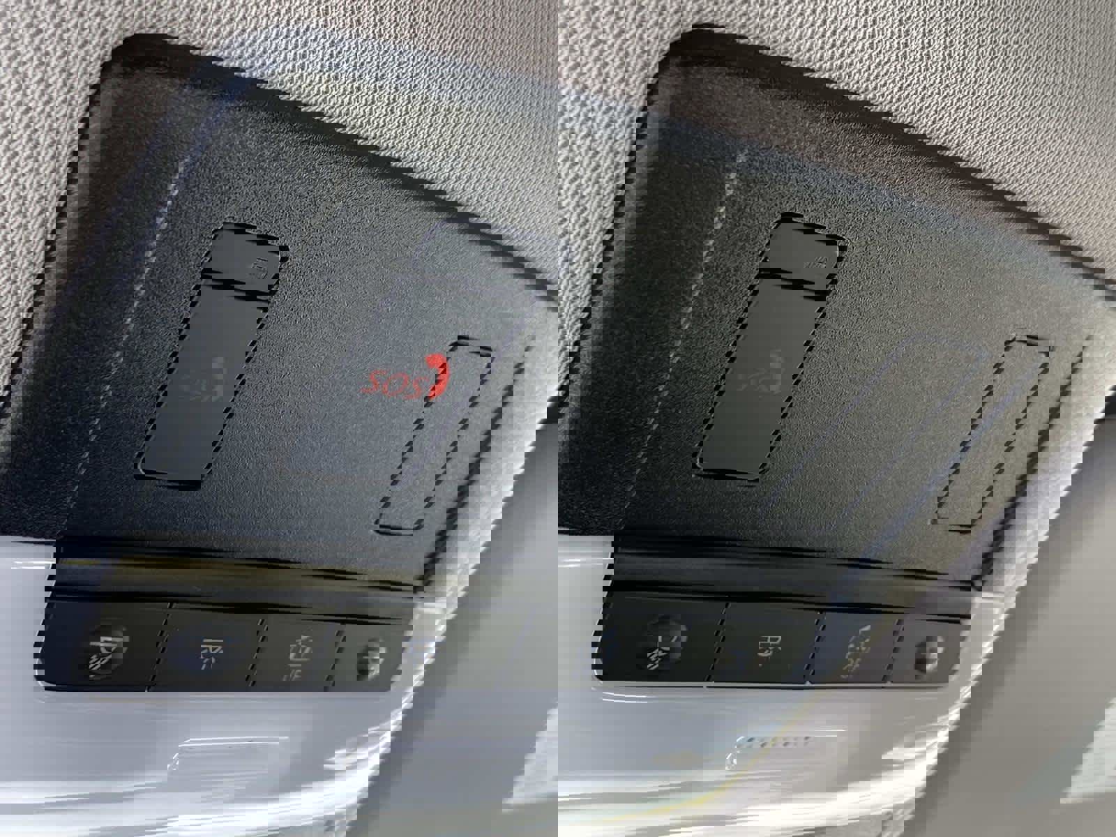 Used 2024 Nissan Rogue SV image 32