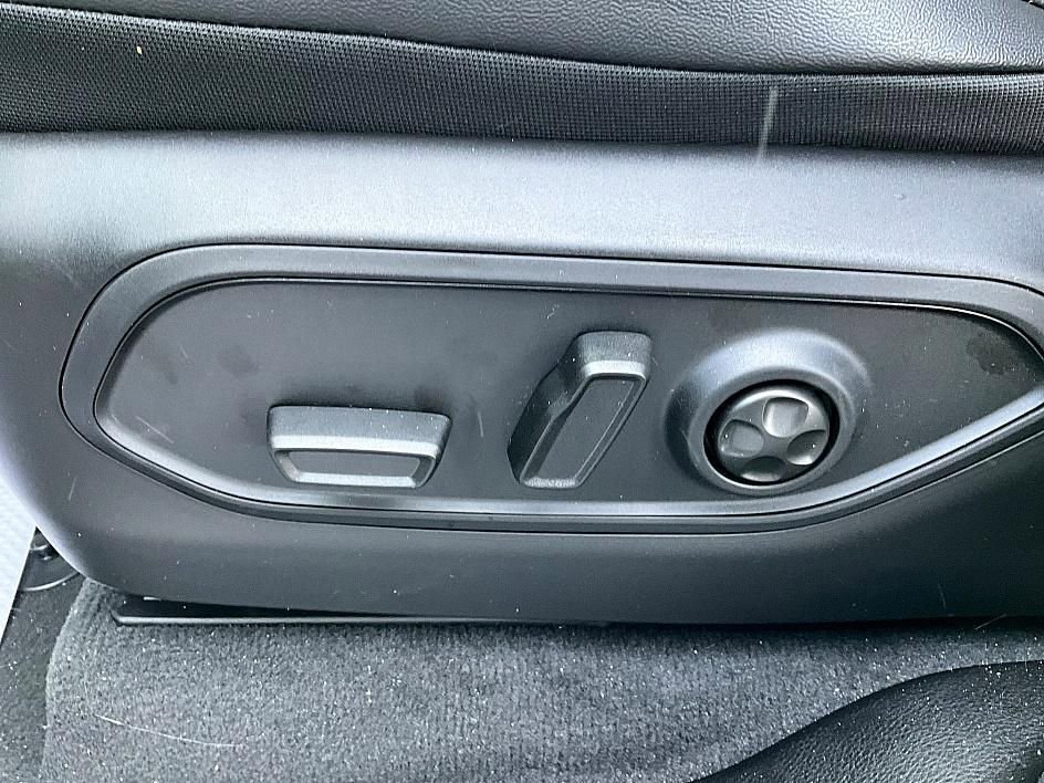 New 2026 Jeep Grand Cherokee Laredo image 15