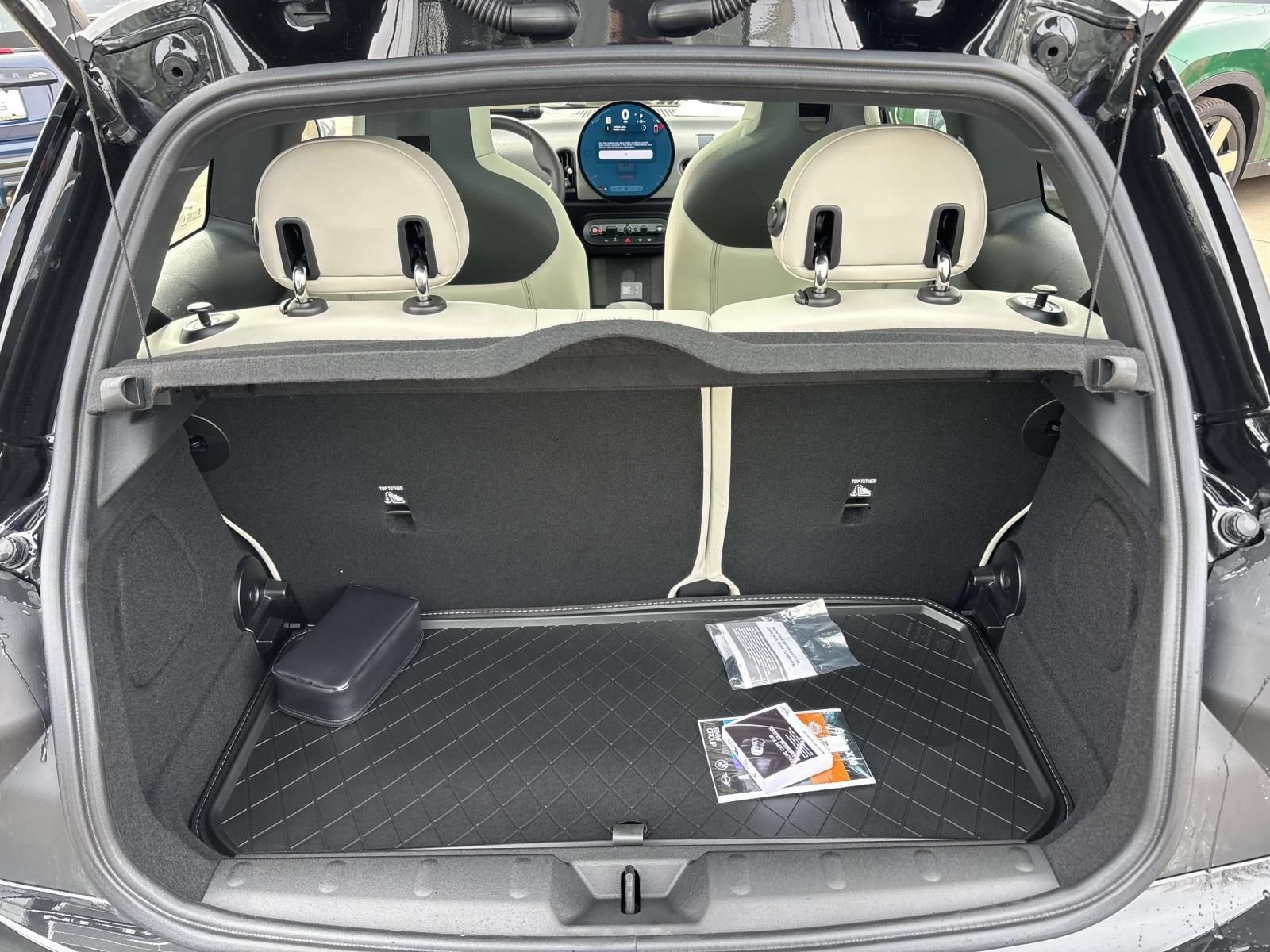 New 2026 MINI Cooper 2-Door Hardtop FWD image 9