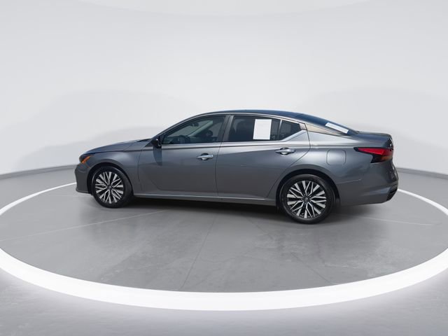 Used 2024 Nissan Altima 2.5 SV FWD image 5