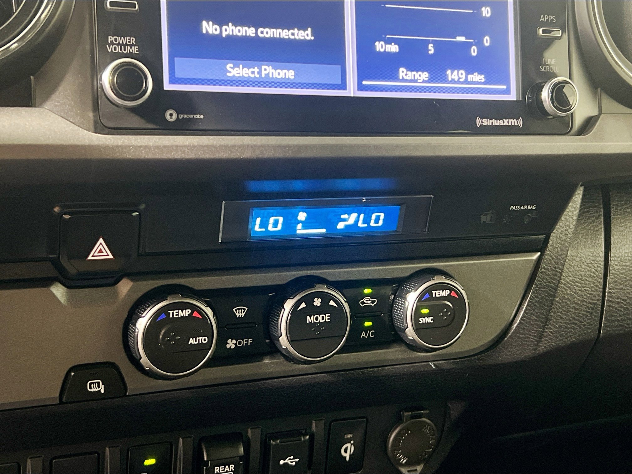 Used 2022 Toyota Tacoma TRD Sport w/ Technology Package image 27