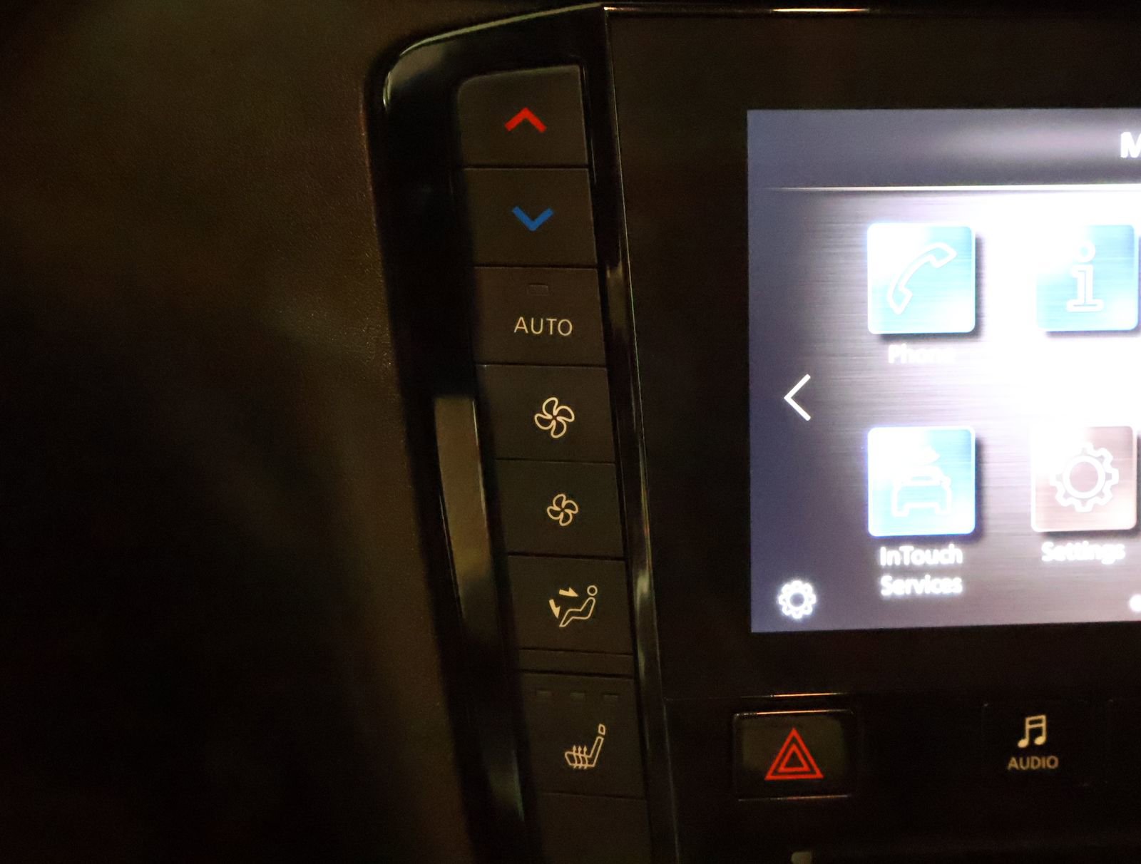 Used 2024 INFINITI QX55 Luxe image 32