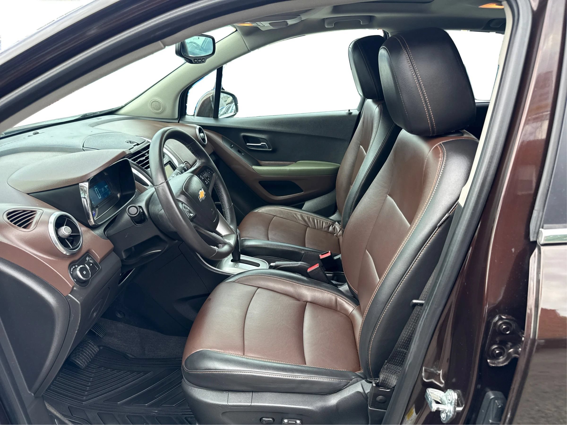 Used 2015 Chevrolet Trax LTZ FWD image 9