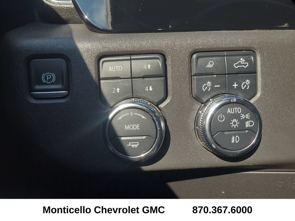 Used 2025 GMC Sierra 1500 SLT AWD/4WD image 16