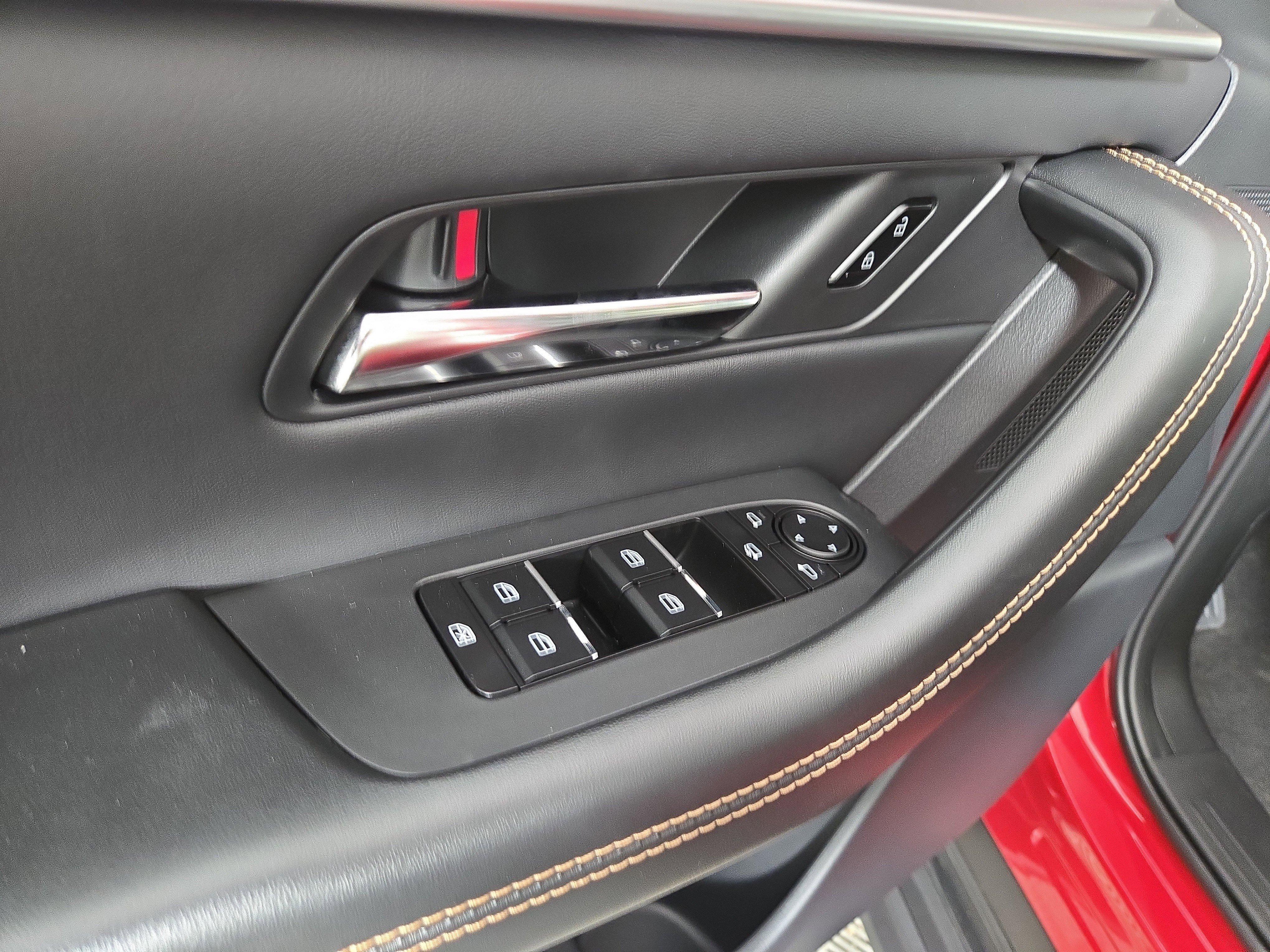 Certified 2025 MAZDA CX-70 Plug-In Hybrid w/ Premium Plus image 30