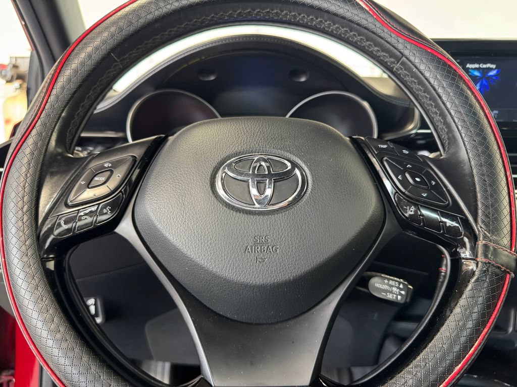 Used 2018 Toyota C-HR XLE FWD image 15