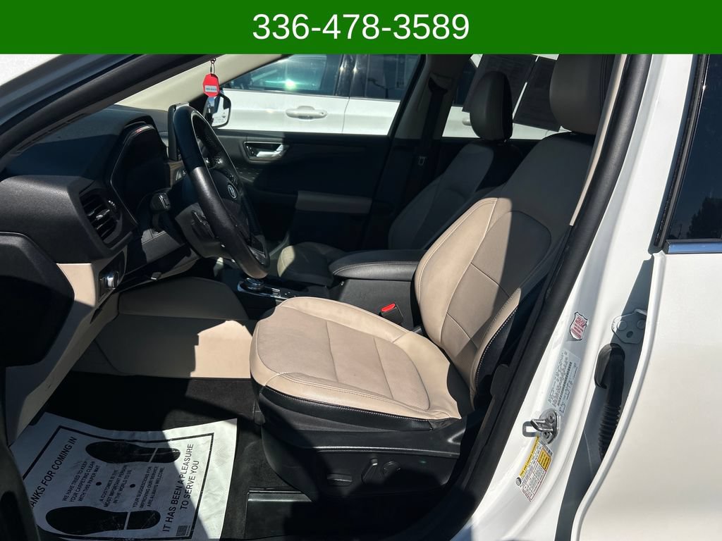 Used 2020 Ford Escape Titanium AWD/4WD image 9
