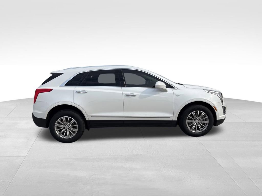 Used 2018 Cadillac XT5 Luxury w/ Driver Awareness Package image 13