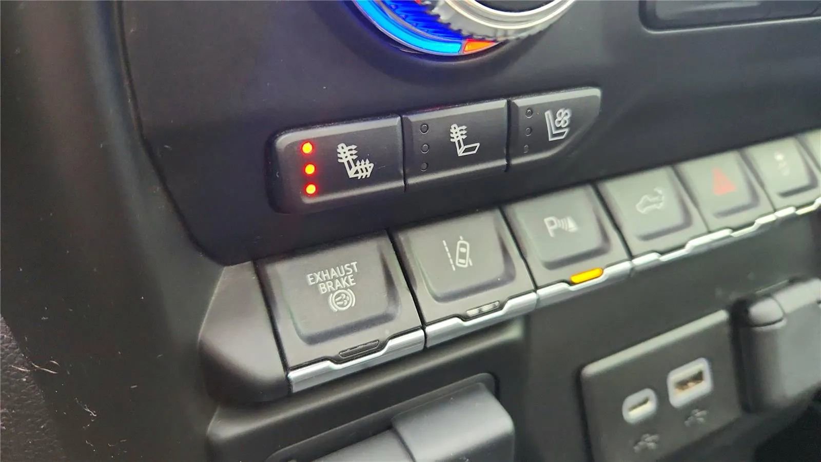 Used 2022 GMC Sierra 2500 AT4 w/ AT4 Premium Plus Package AWD/4WD image 15