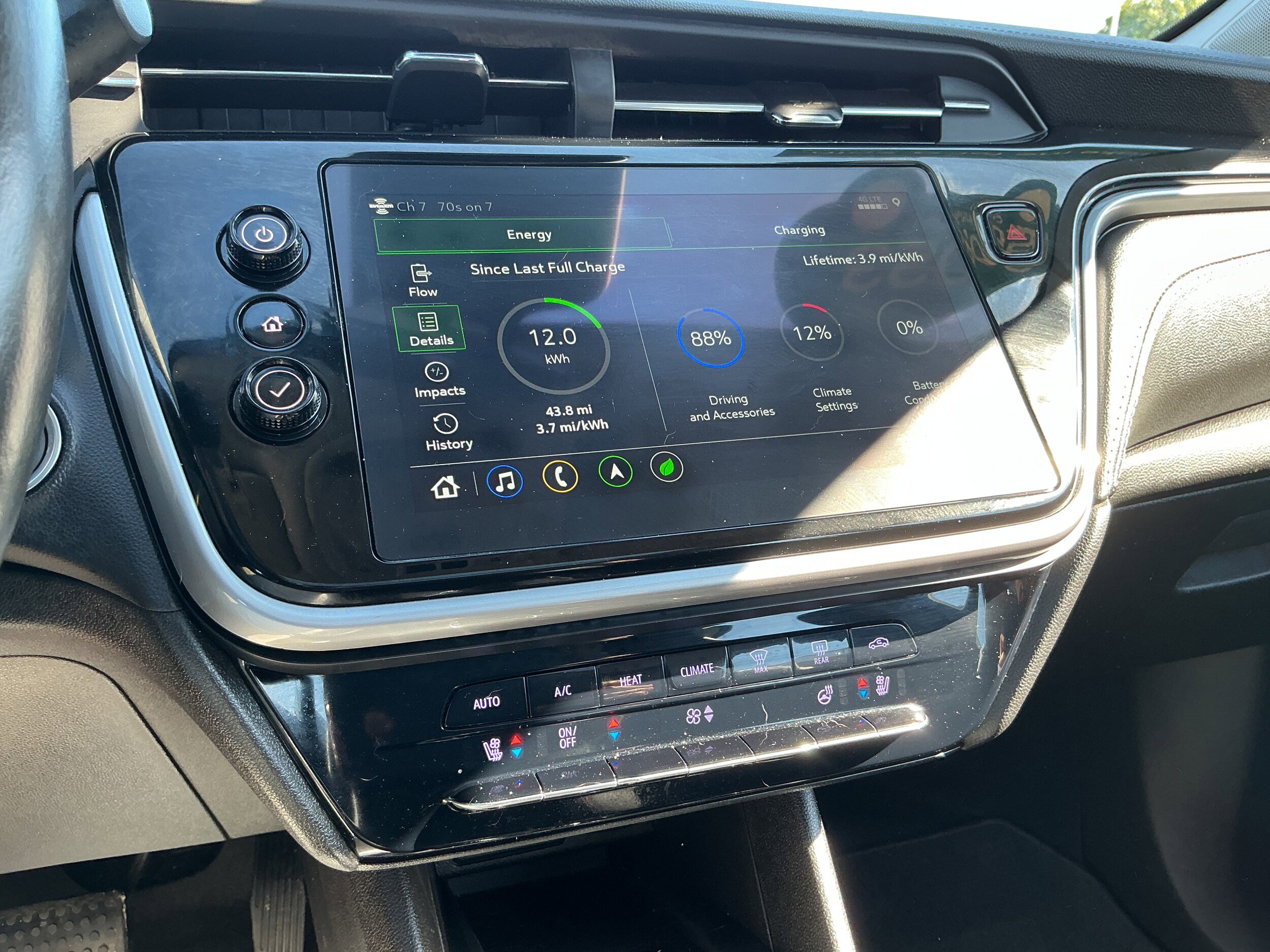Used 2023 Chevrolet Bolt EUV Premier w/ Sun & Sound Package FWD image 10