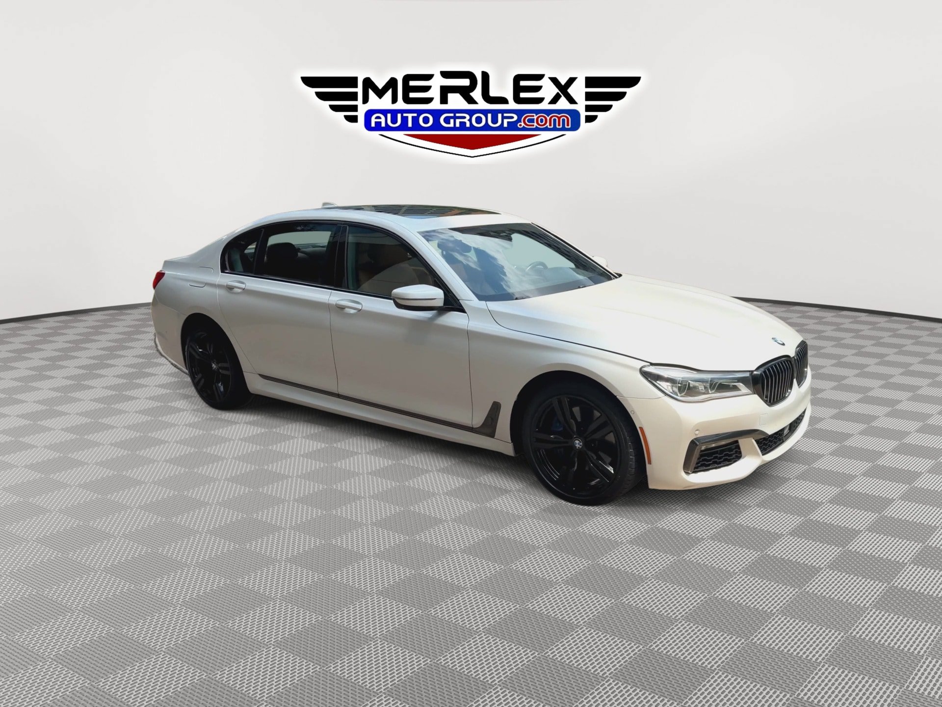 Used 2019 BMW 750i w/ Executive Package RWD image 2