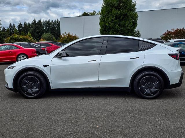 Used 2026 Tesla Model Y AWD image 7