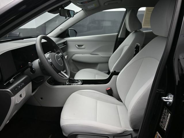 Used 2025 Hyundai Kona SE image 6