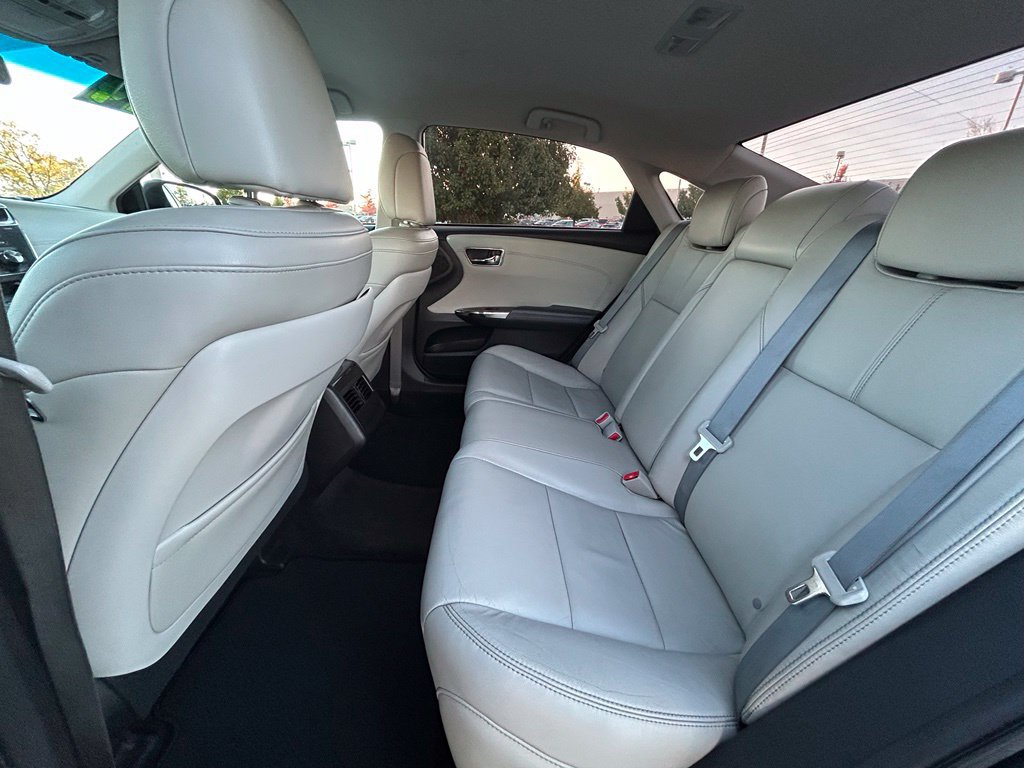 Used 2014 Toyota Avalon XLE FWD image 25