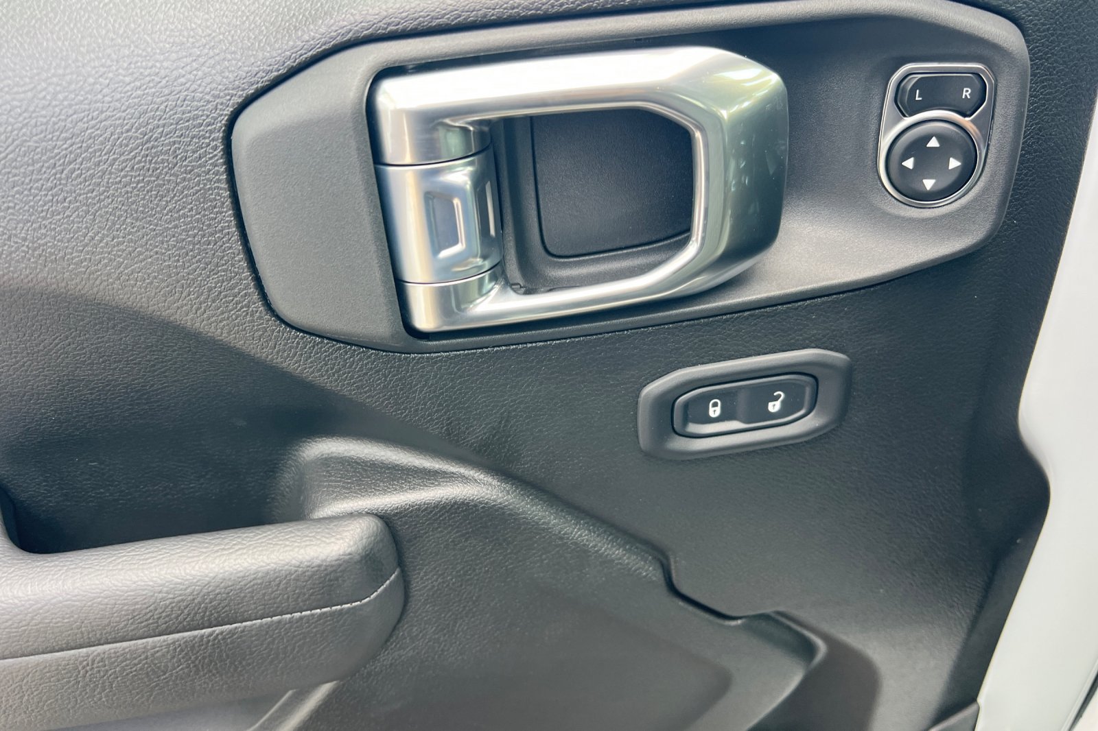 New 2026 Jeep Wrangler Unlimited Sport AWD/4WD image 10