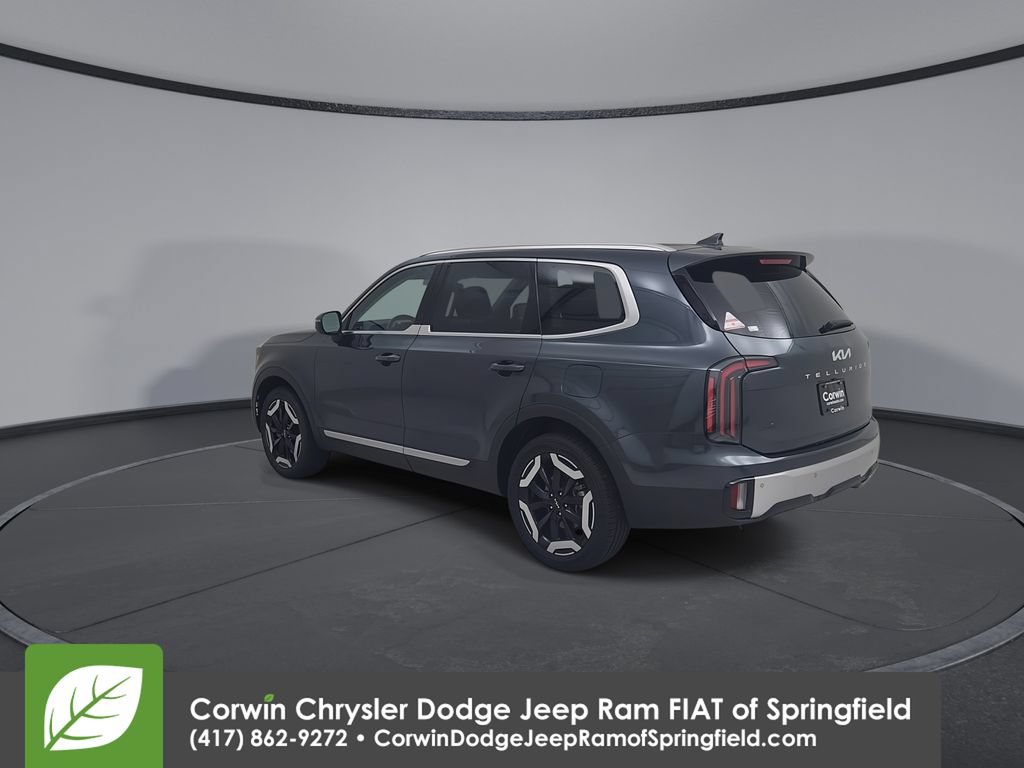 Used 2024 Kia Telluride EX w/ EX Captain's Chair Package FWD image 11