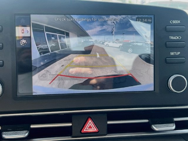 New 2026 Hyundai Elantra Hybrid FWD image 16