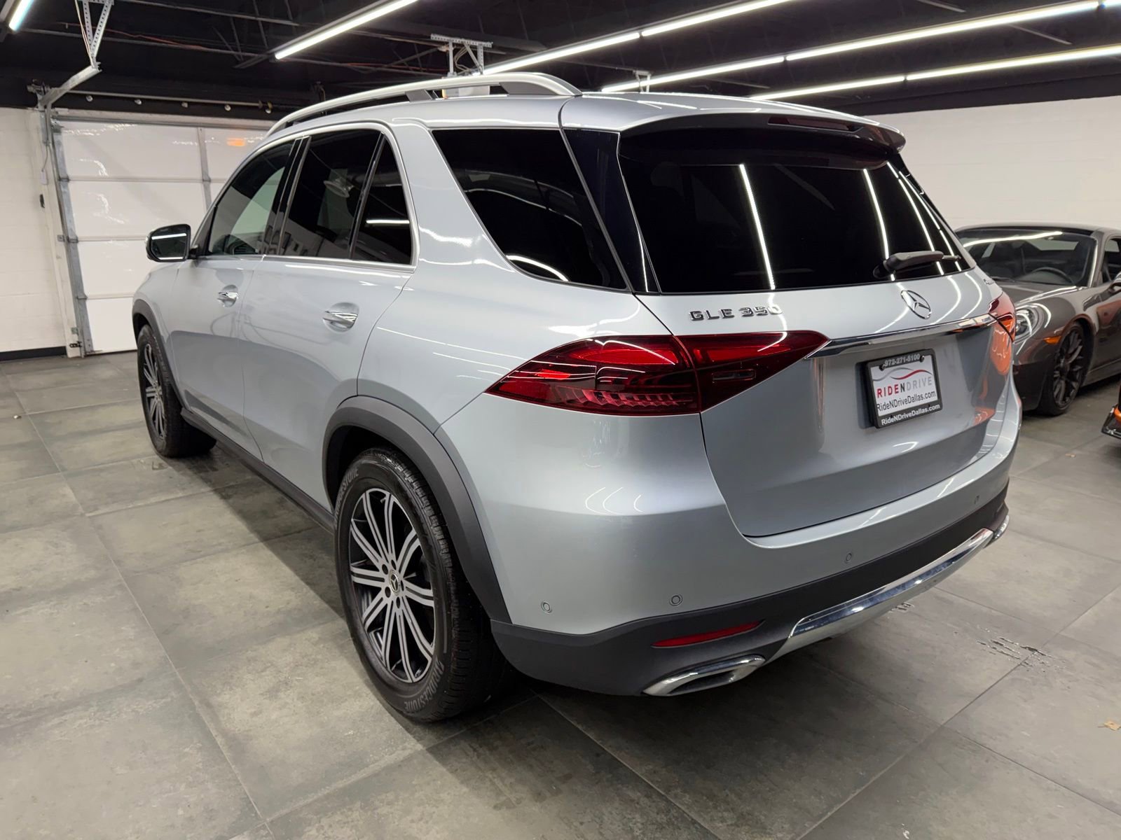 Used 2024 Mercedes-Benz GLE 350 4MATIC image 4