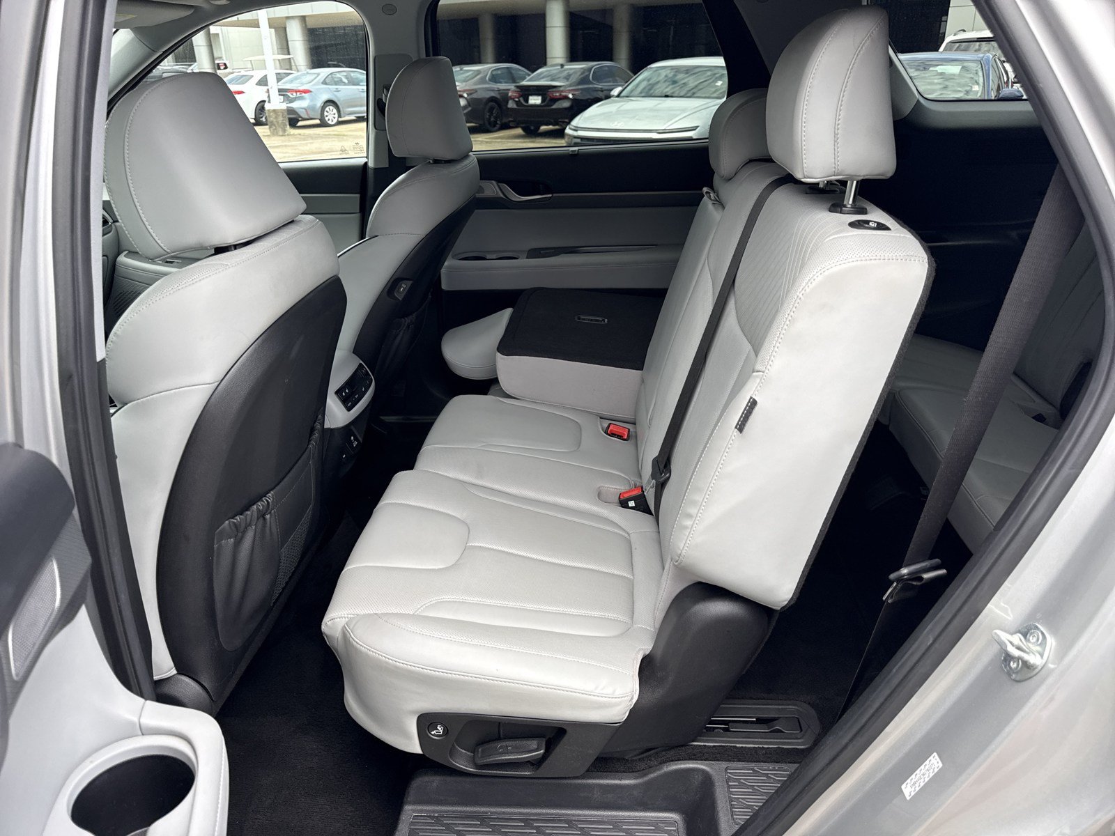 Used 2024 Hyundai Palisade SEL FWD image 14