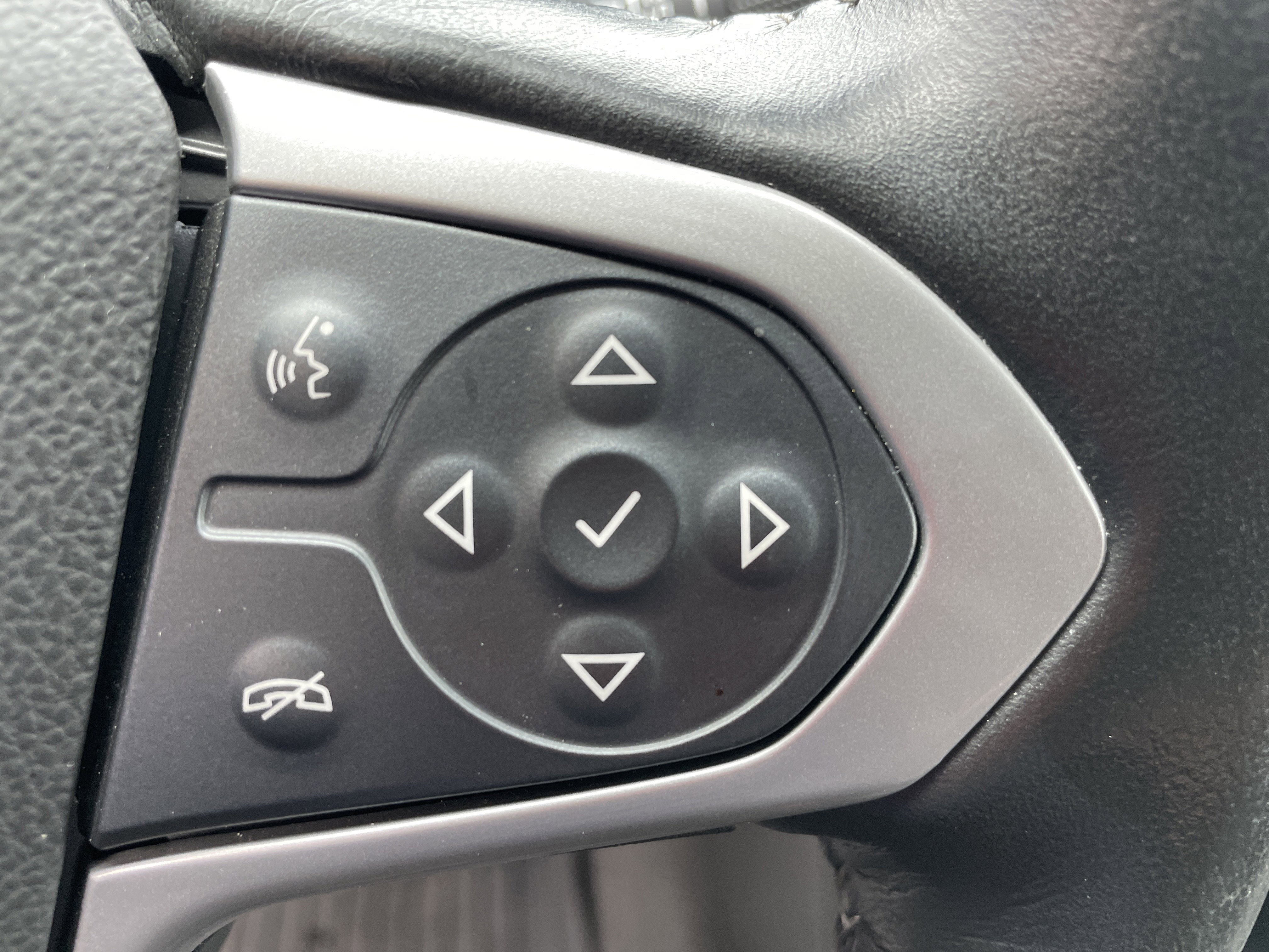 Used 2021 Chevrolet Colorado LT w/ Safety Package image 29